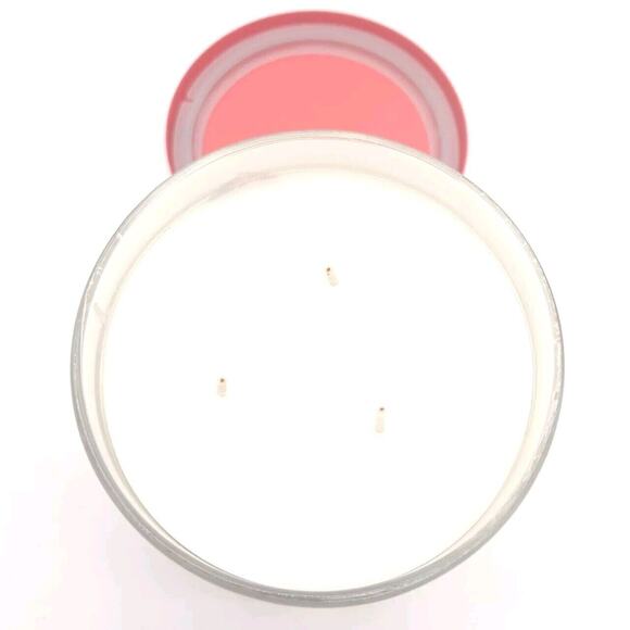 Bath & Body Works Stranger Things Argyle's Pineapple Pizza 3 Wick Candle Netflix - Picture 3 of 3